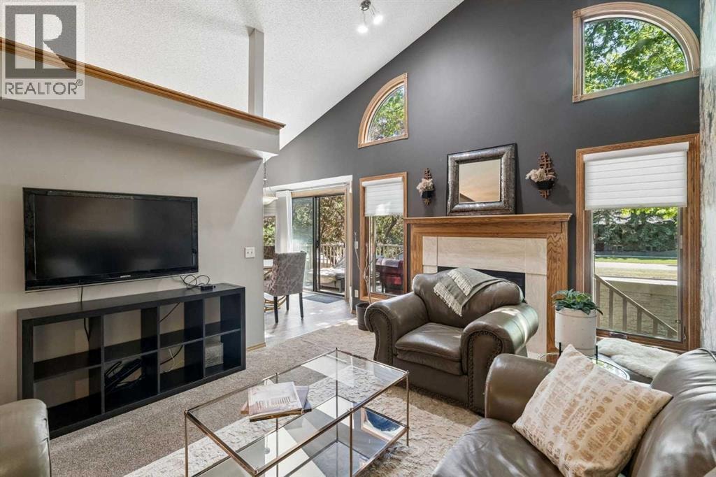112 Oakbriar Close SW — photo 10