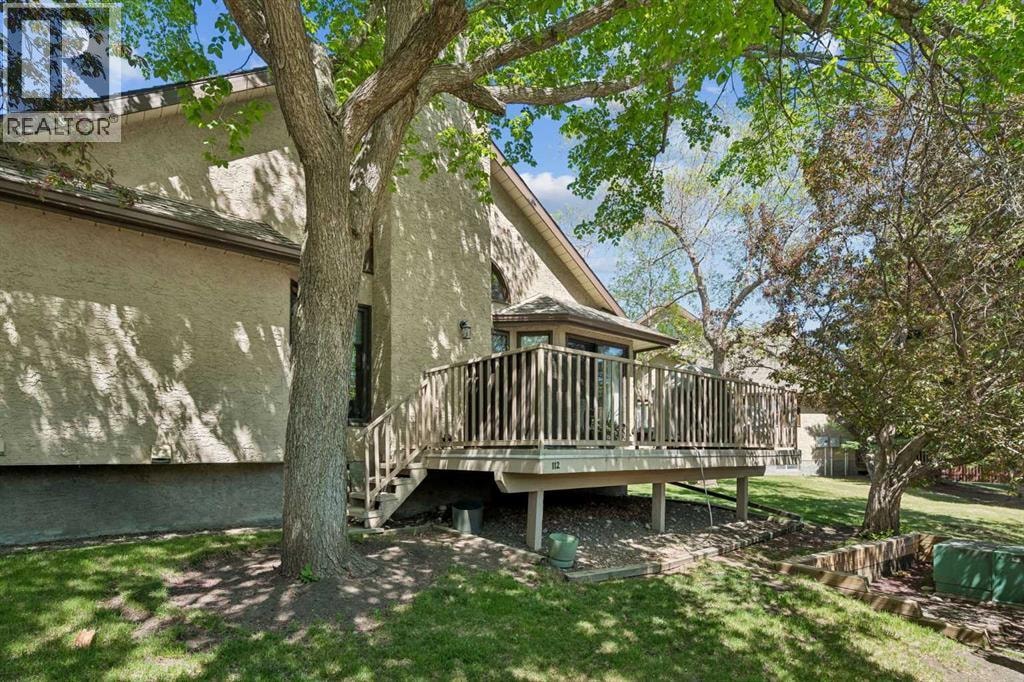 112 Oakbriar Close SW — photo 39
