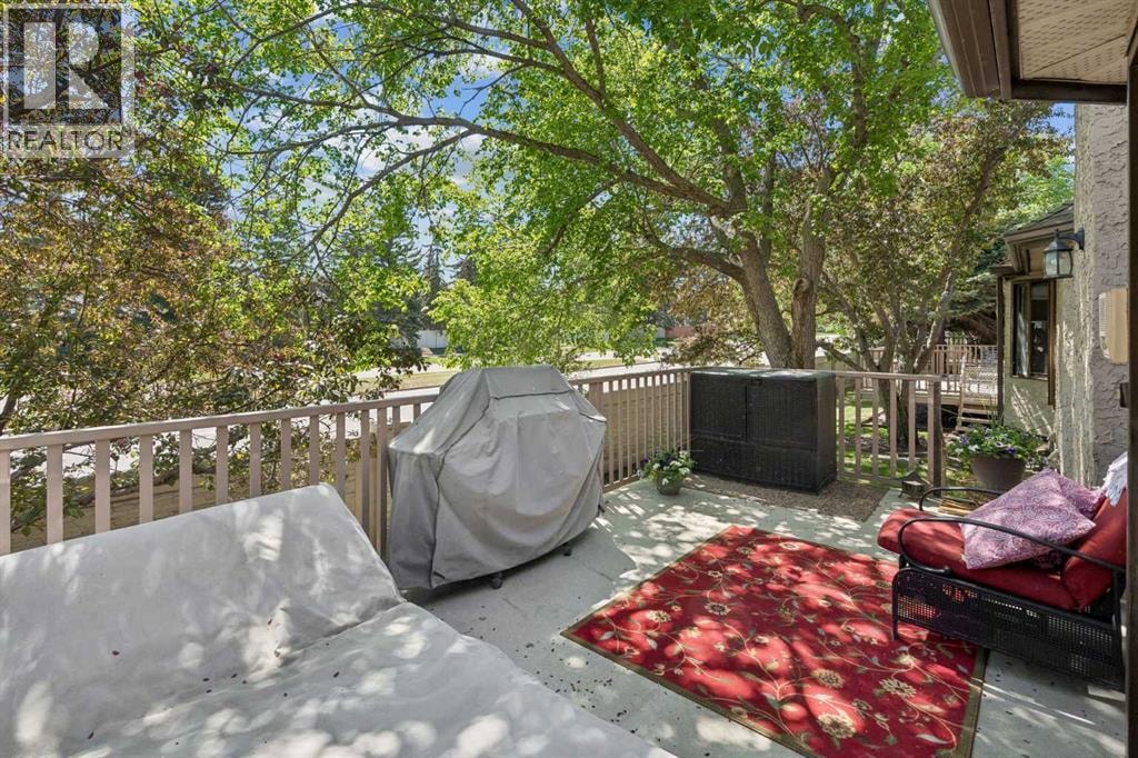 112 Oakbriar Close SW — photo 36