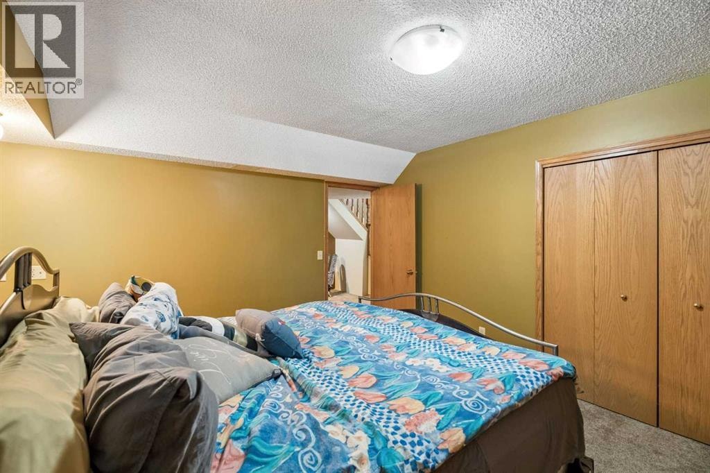 112 Oakbriar Close SW — photo 24