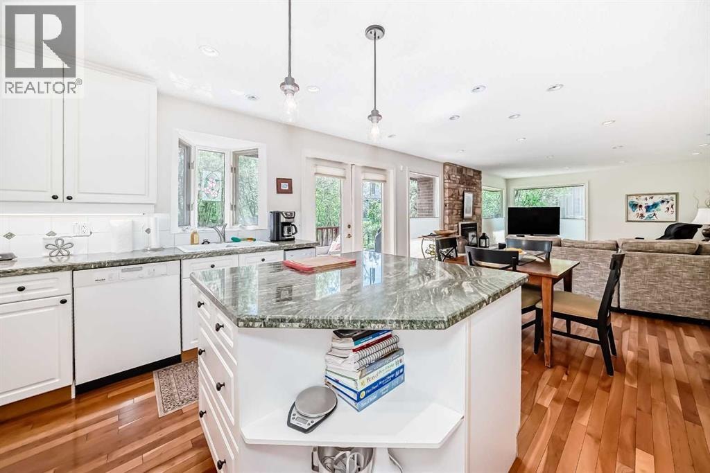 123 Varsity Estates Grove NW — photo 10
