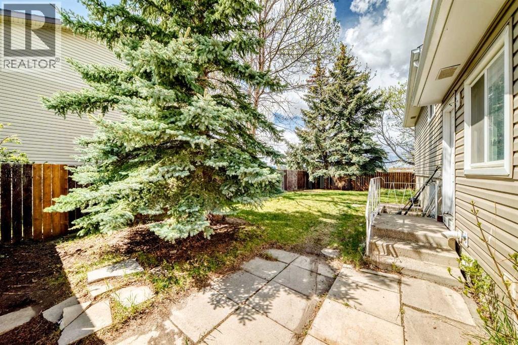 36 Castleglen Way NE — photo 31