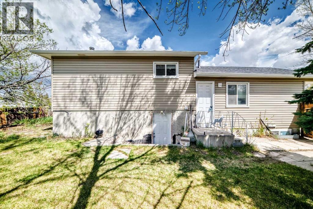 36 Castleglen Way NE — photo 32
