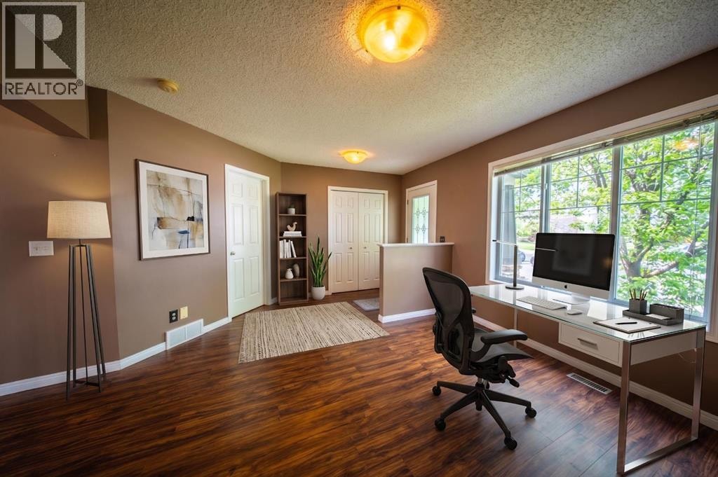 11 Saddlebrook Mews NE — photo 4