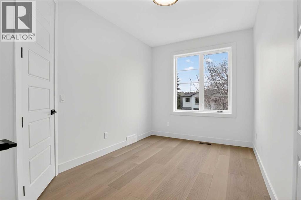 2533 2 Avenue NW — photo 23