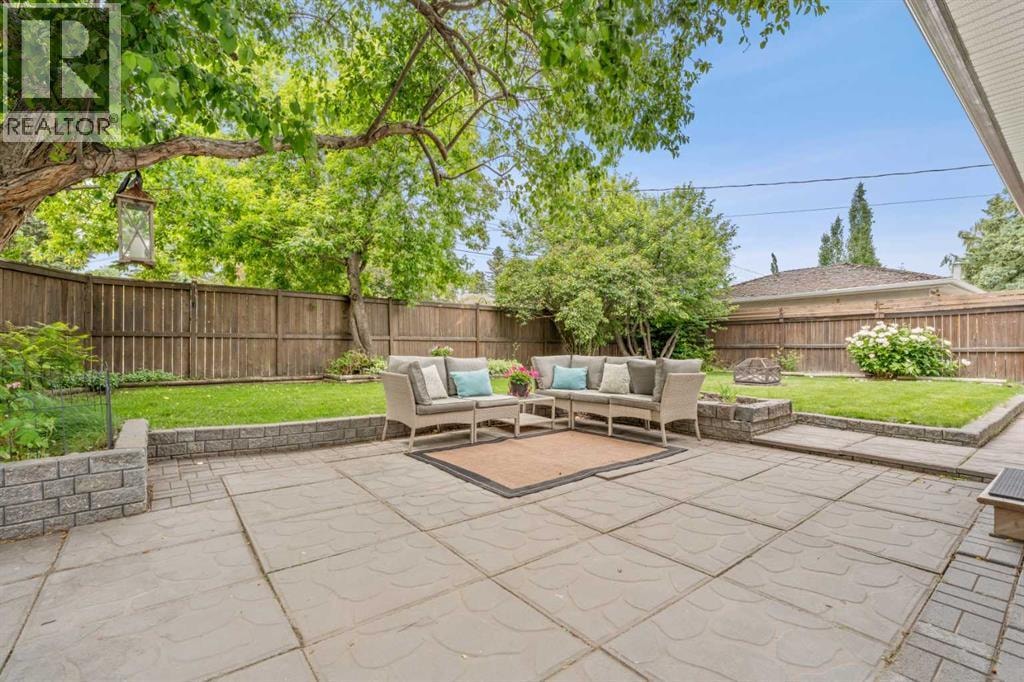223 45 Street SW — photo 39