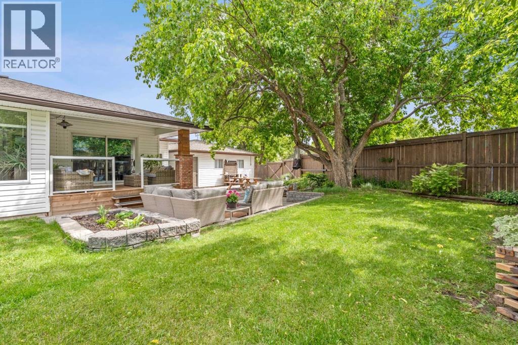 223 45 Street SW — photo 38