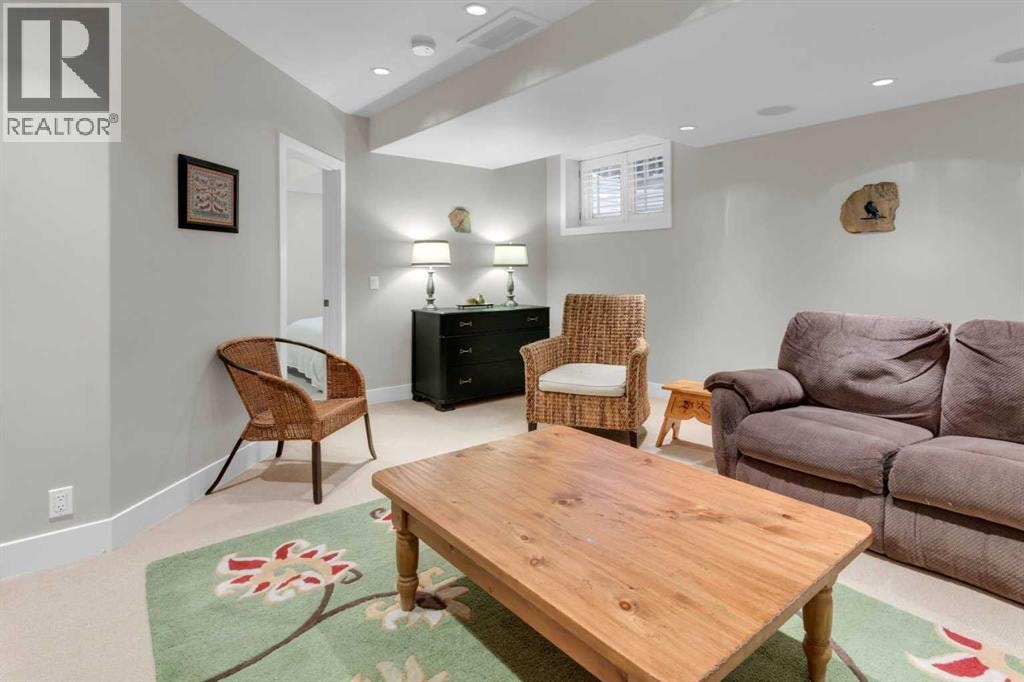 448 13 Street NW — photo 33
