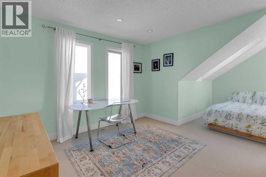 448 13 Street NW — photo 30