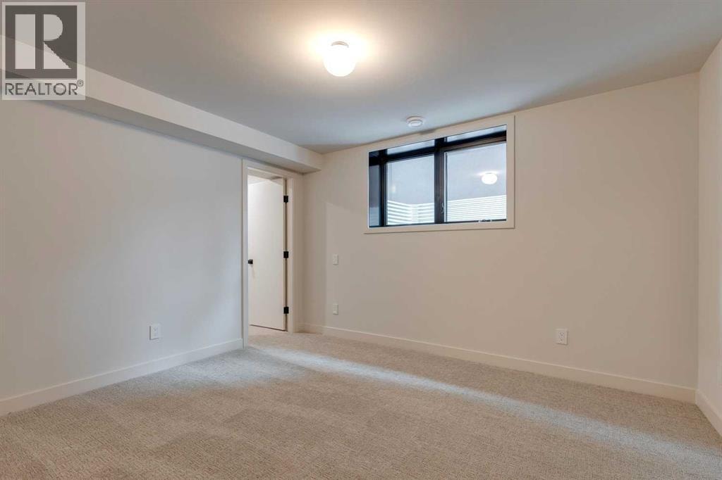 3423 23 Street NW — photo 32
