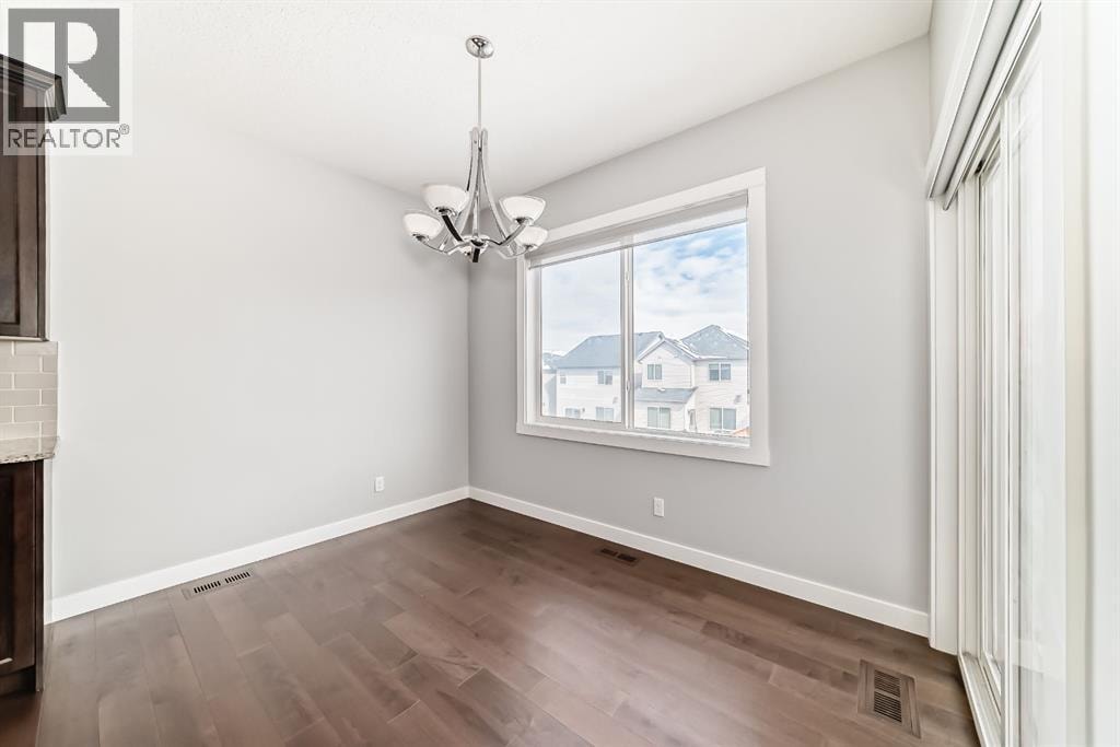 56 Nolanhurst Crescent NW — photo 10