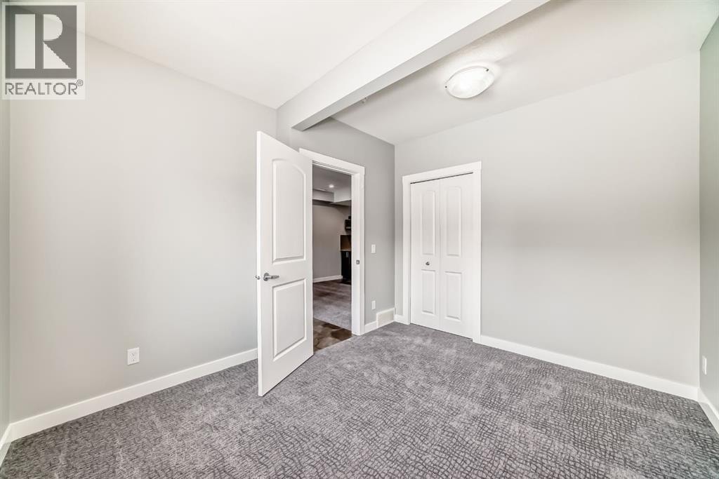 56 Nolanhurst Crescent NW — photo 33