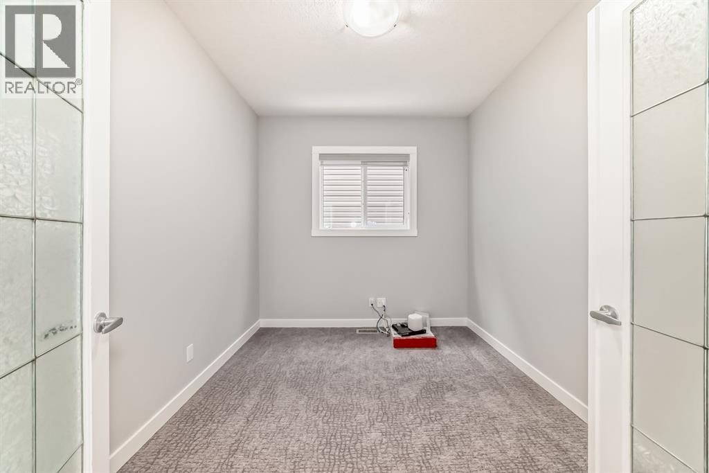 56 Nolanhurst Crescent NW — photo 5