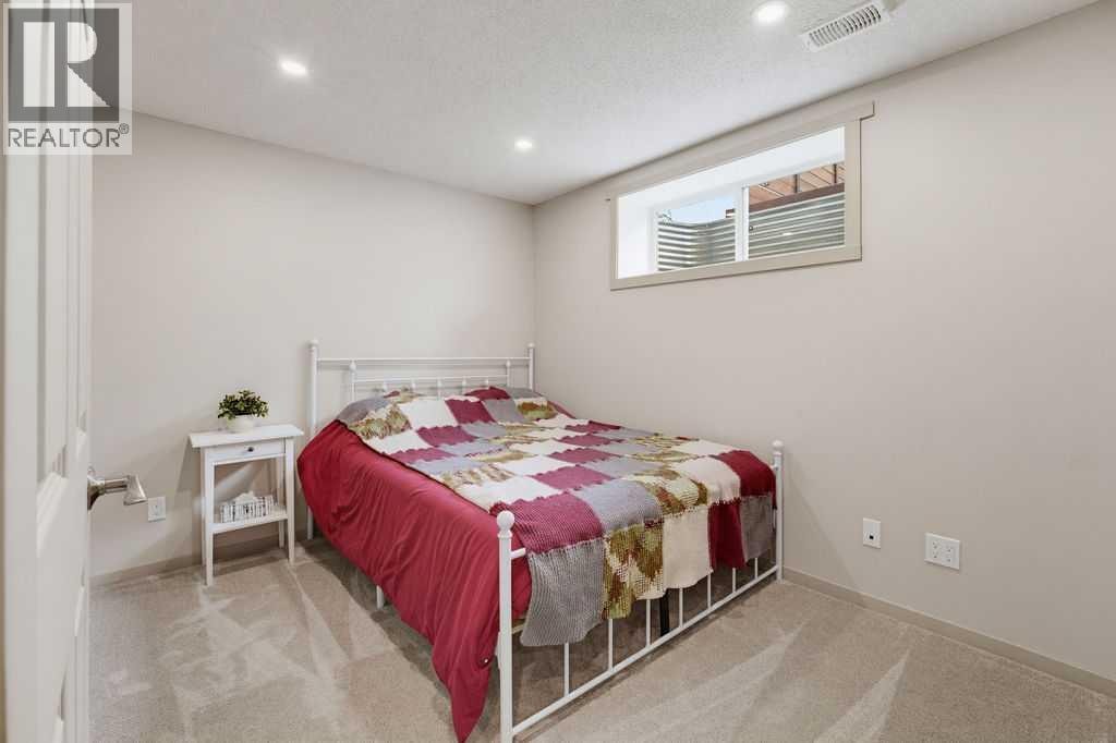 590 River Heights Crescent — photo 32