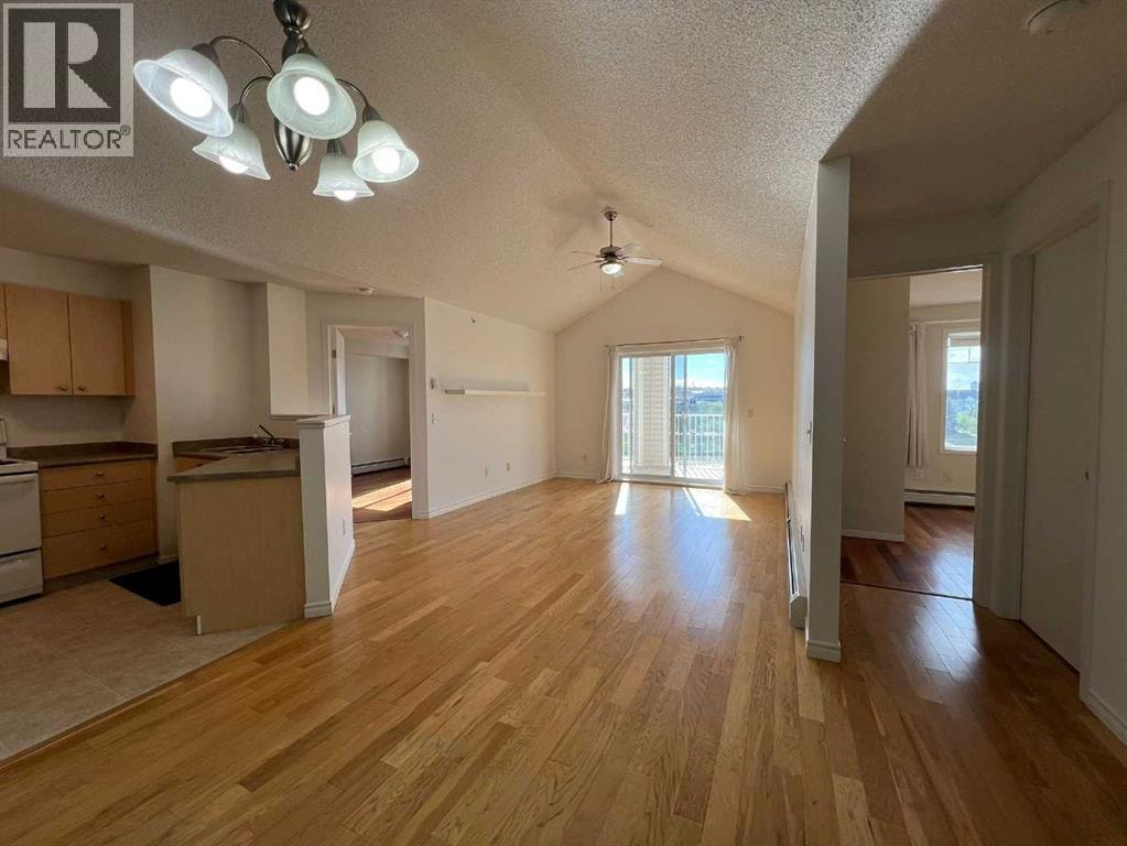 408, 16 Country Village Bay NE — photo 13