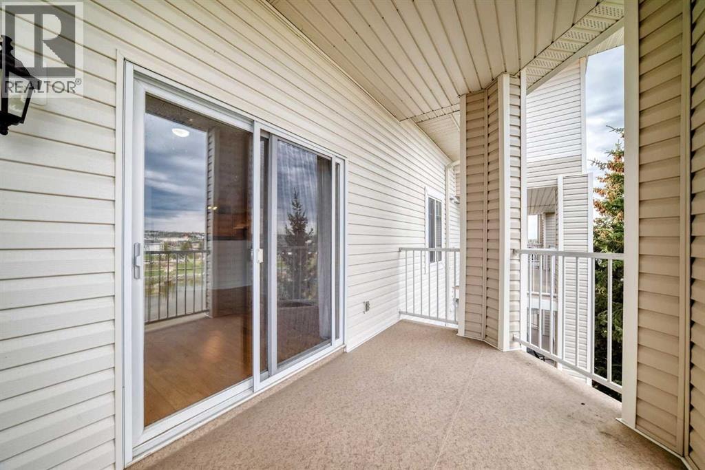 408, 16 Country Village Bay NE — photo 22
