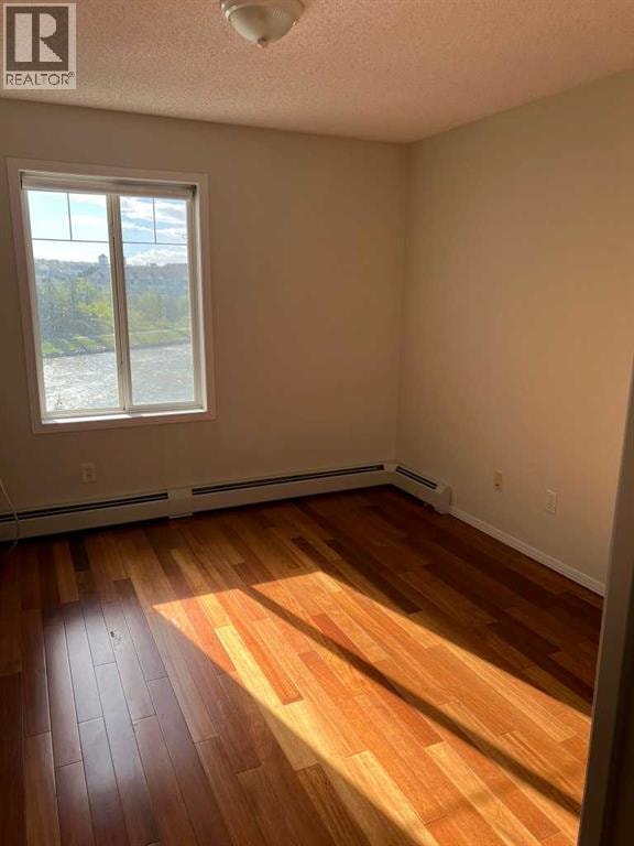 408, 16 Country Village Bay NE — photo 15