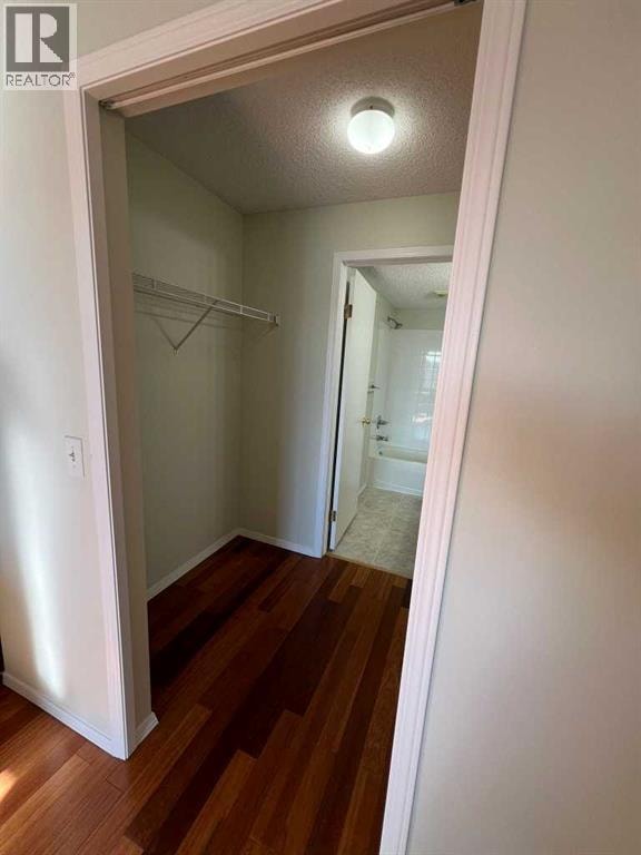 408, 16 Country Village Bay NE — photo 18