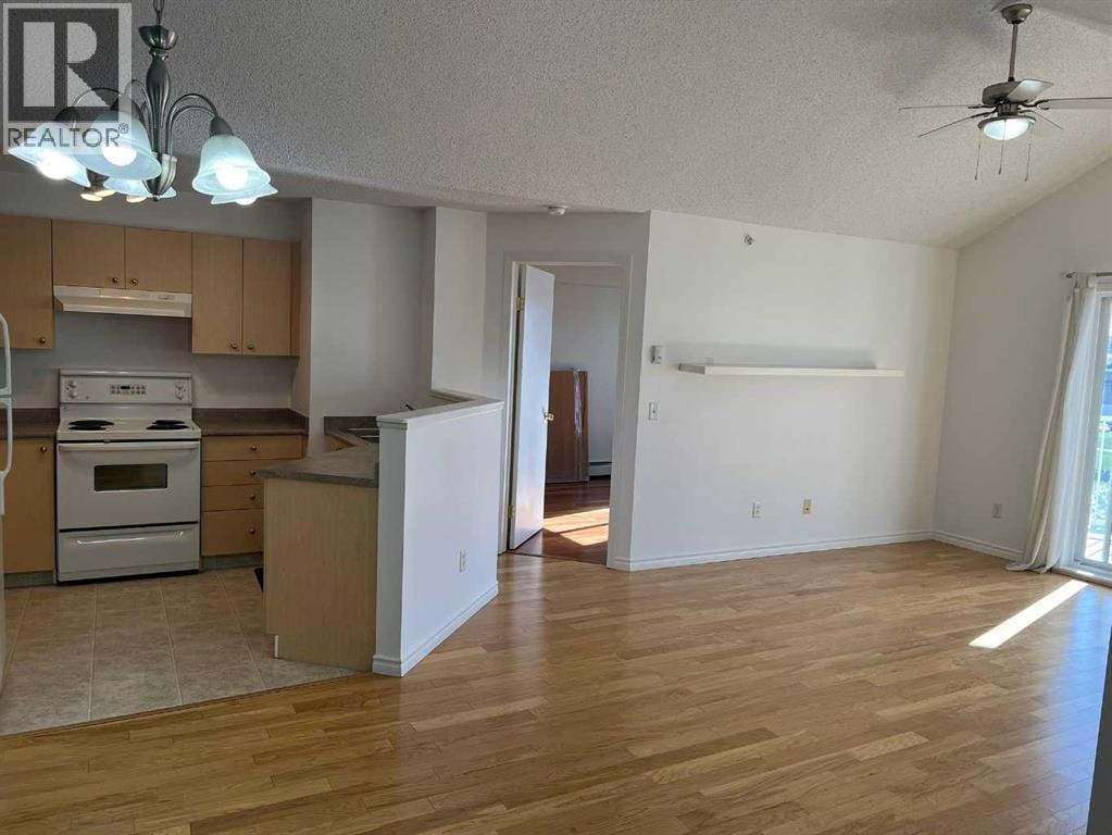 408, 16 Country Village Bay NE — photo 9
