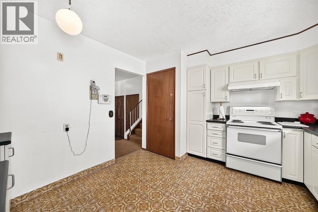6539 54 Street NW — photo 5