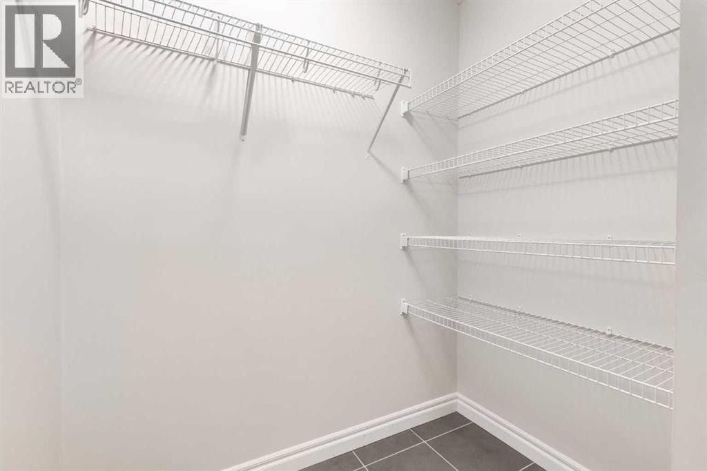 104 HILLCREST Avenue SW — photo 32
