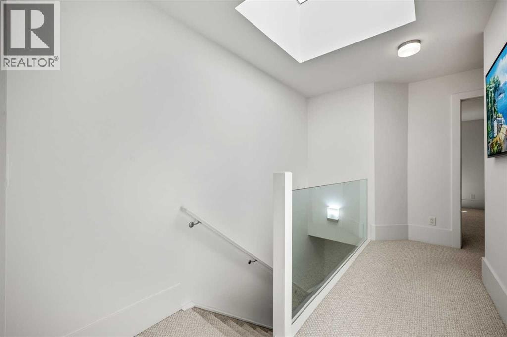 2412 28 Avenue SW — photo 20