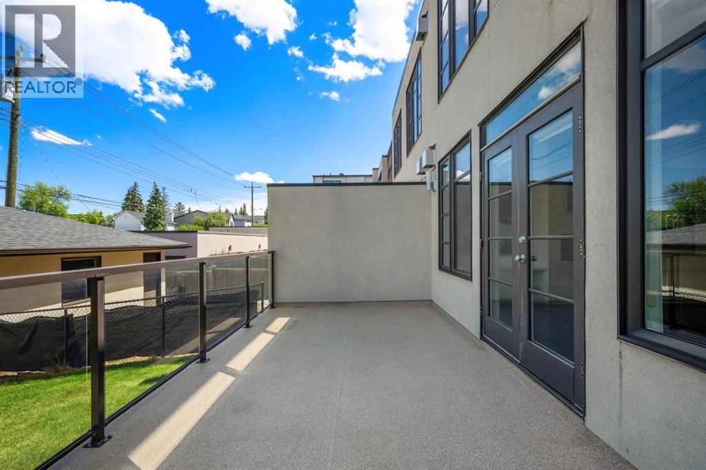 2412 28 Avenue SW — photo 41