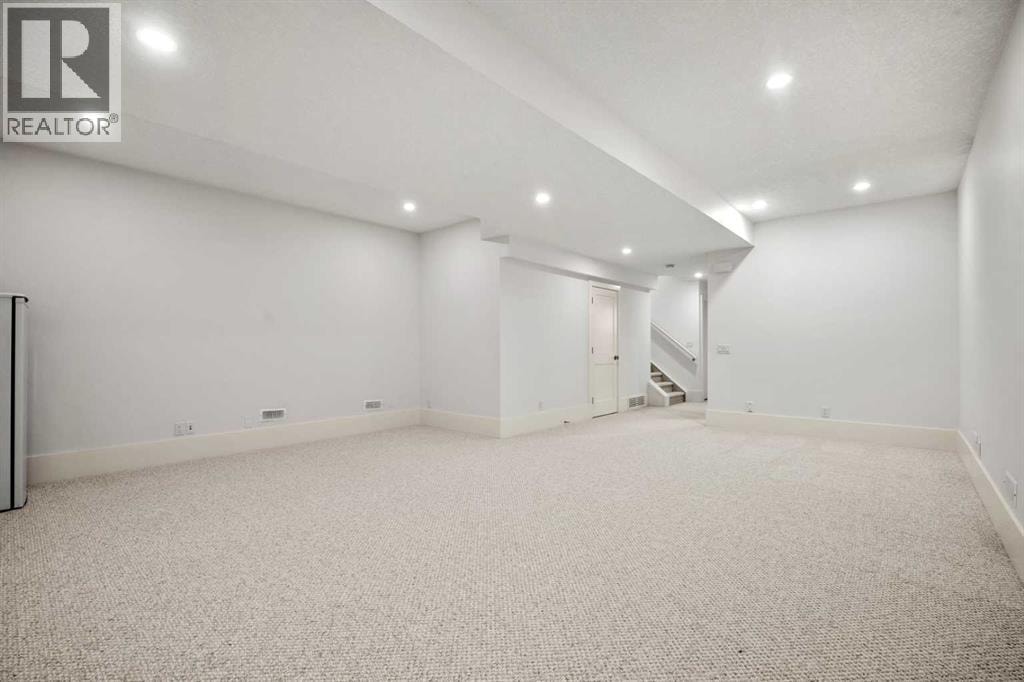 2412 28 Avenue SW — photo 36