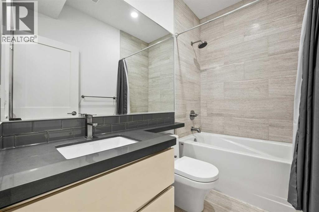 2412 28 Avenue SW — photo 39