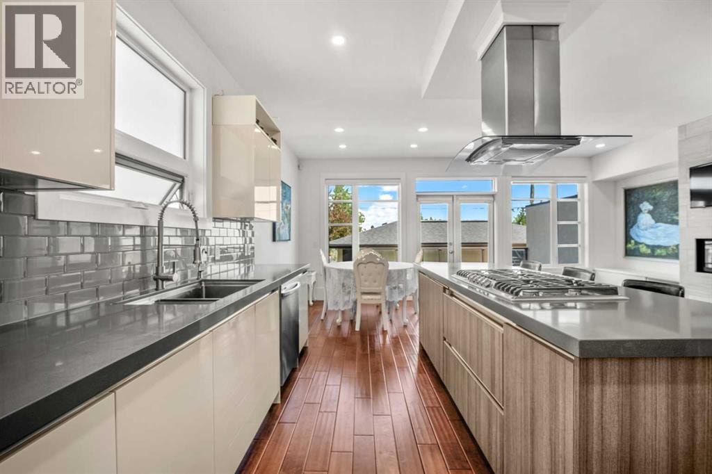 2412 28 Avenue SW — photo 9