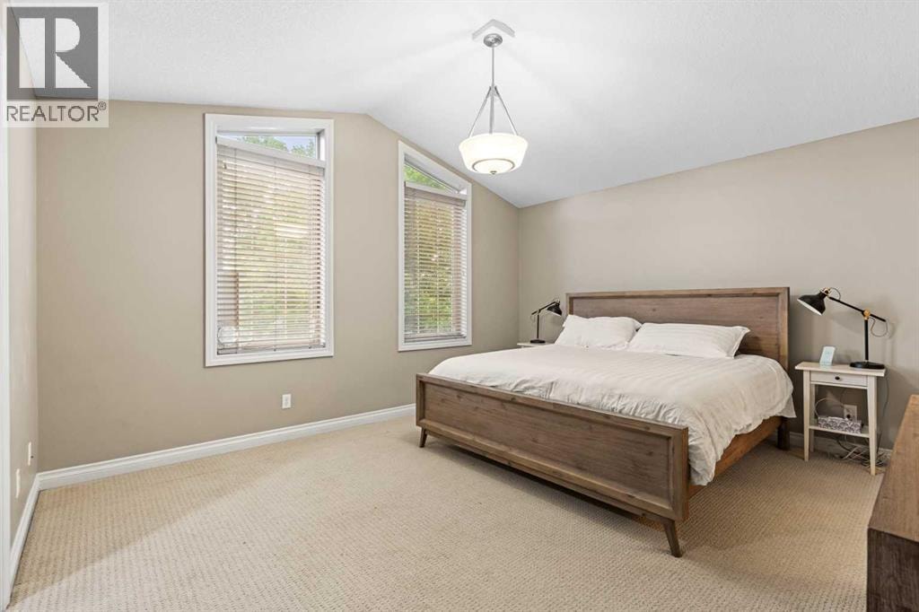 514 22 Avenue NE — photo 22