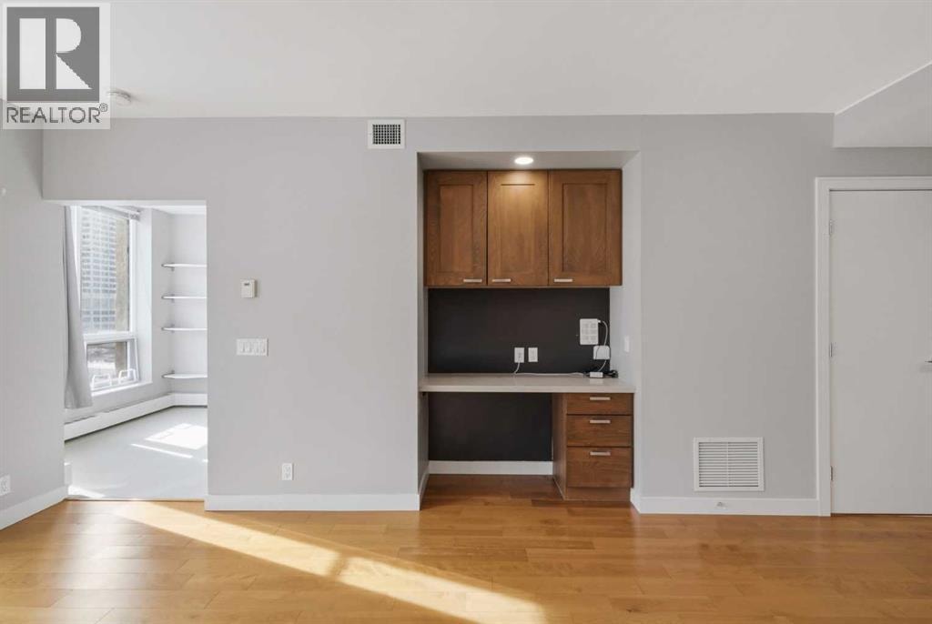 521, 222 Riverfront Avenue SW — photo 10