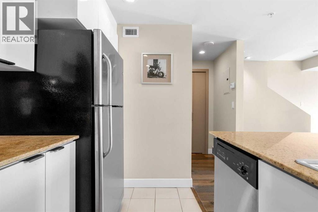 1132 12 Avenue SW — photo 16