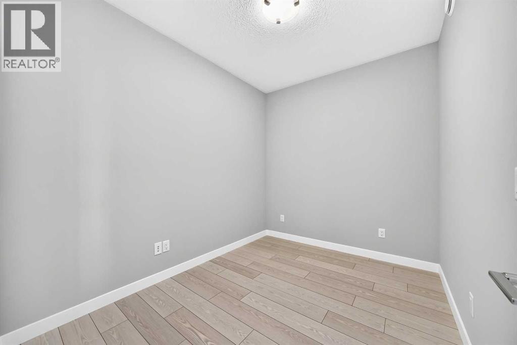1217, 63 Corner Glen Crescent NE — photo 22