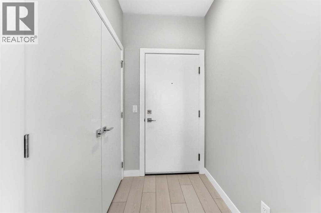 1217, 63 Corner Glen Crescent NE — photo 4