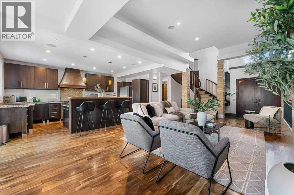 630 25 Avenue NE — photo 8
