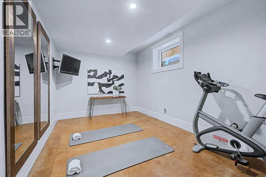 630 25 Avenue NE — photo 32