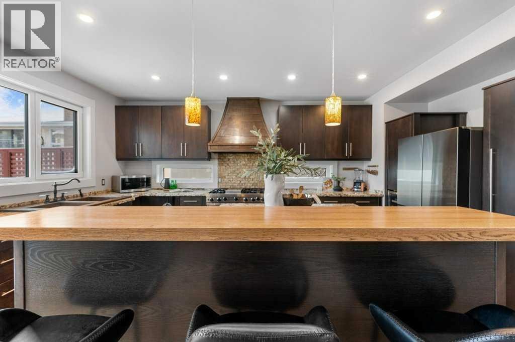 630 25 Avenue NE — photo 9