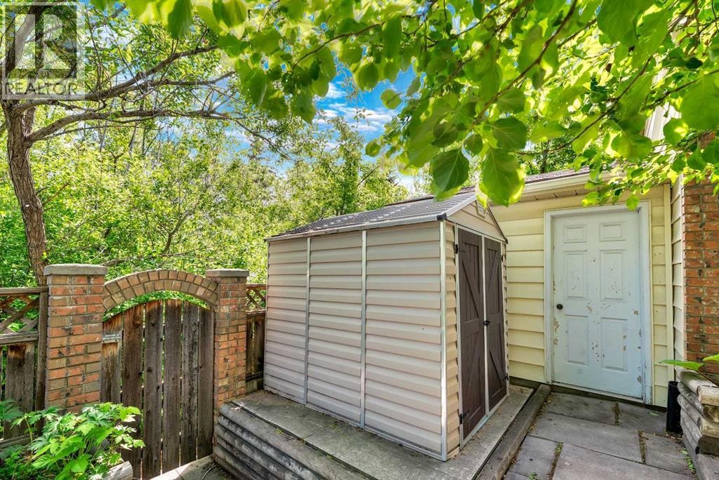 808 Canterbury Drive SW — photo 10