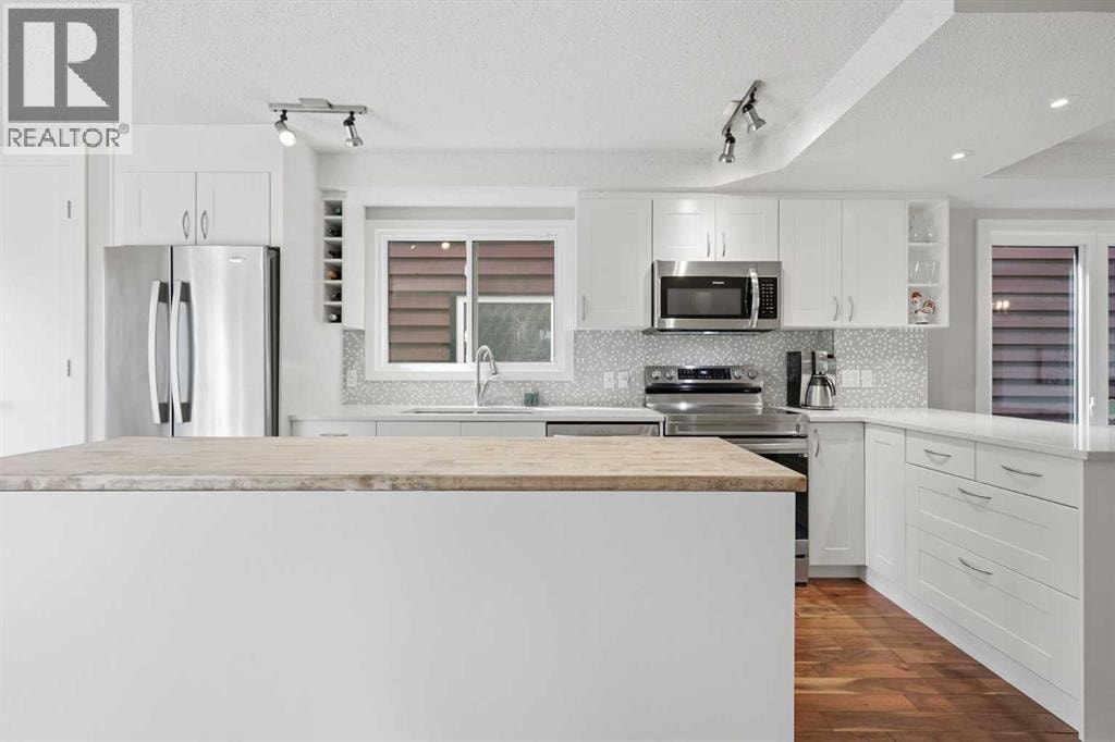 2222 28 Street SW — photo 15