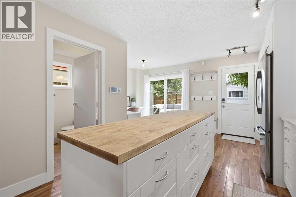 2222 28 Street SW — photo 17