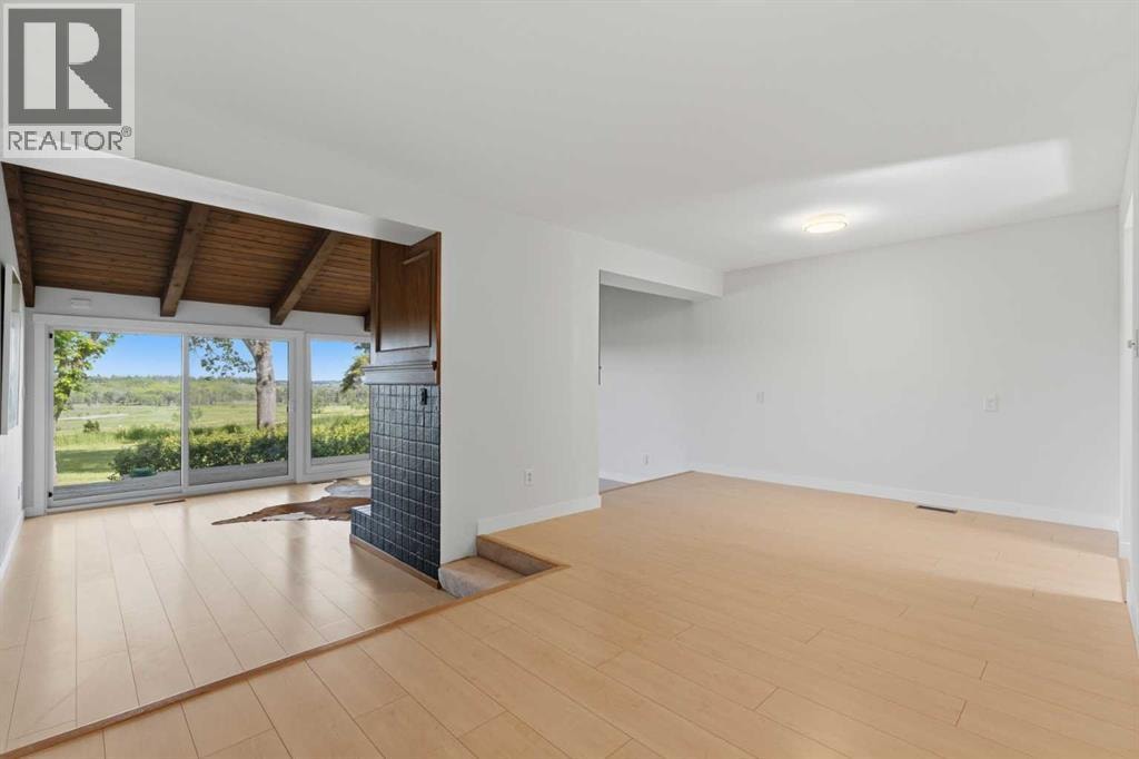 821, 860 Midridge Drive SE — photo 14
