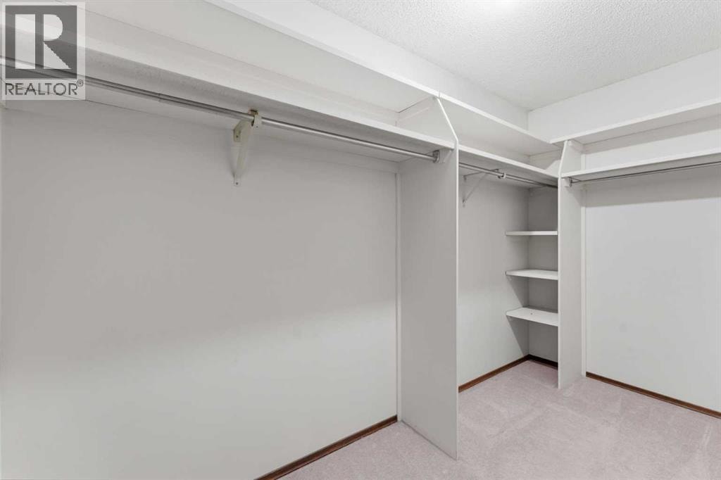 821, 860 Midridge Drive SE — photo 25