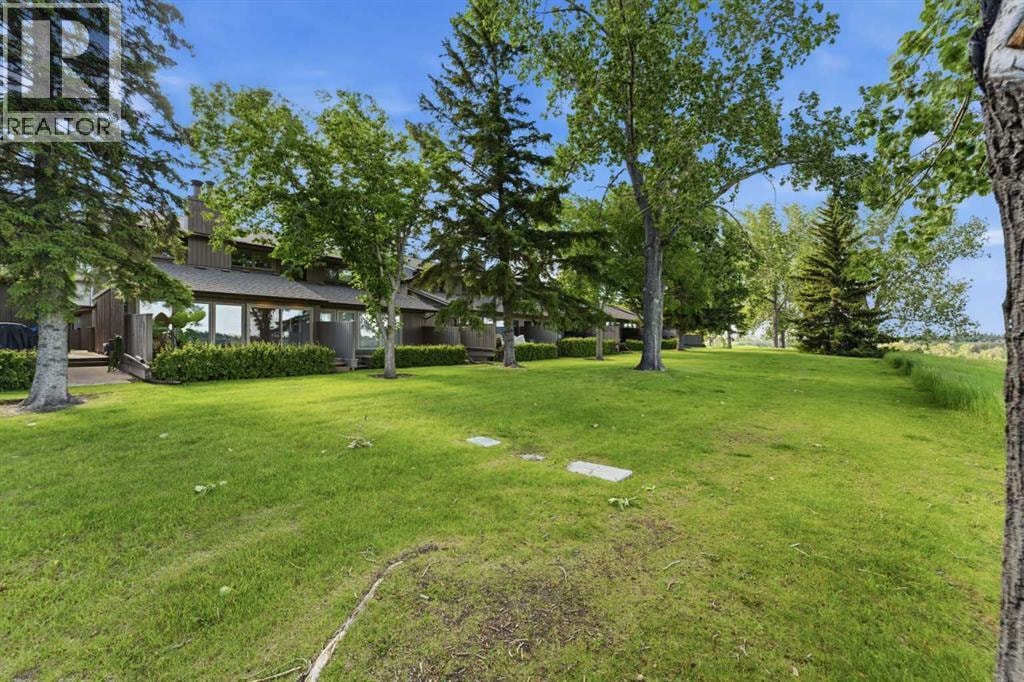 821, 860 Midridge Drive SE — photo 38
