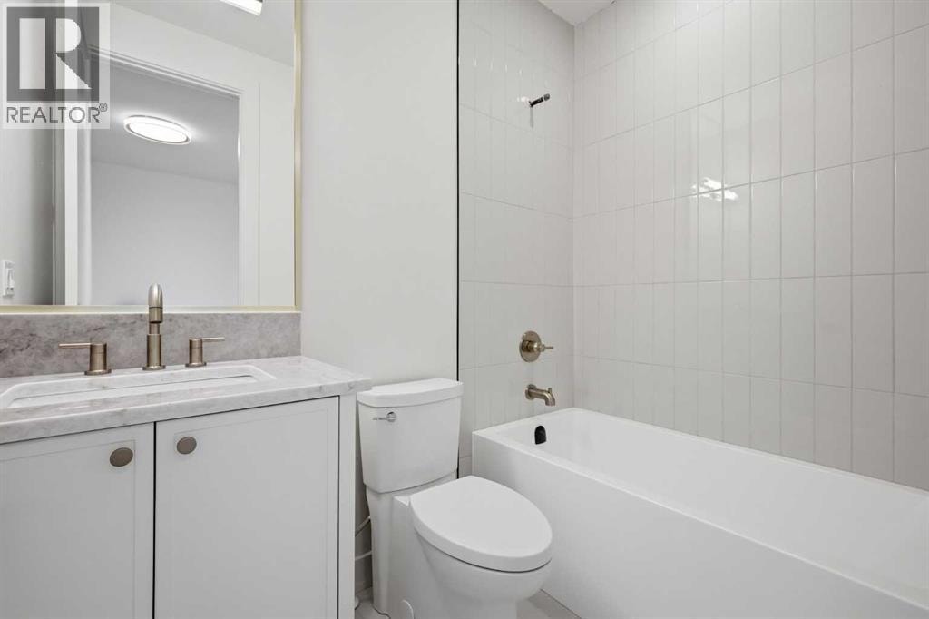 2131 29 Avenue SW — photo 30
