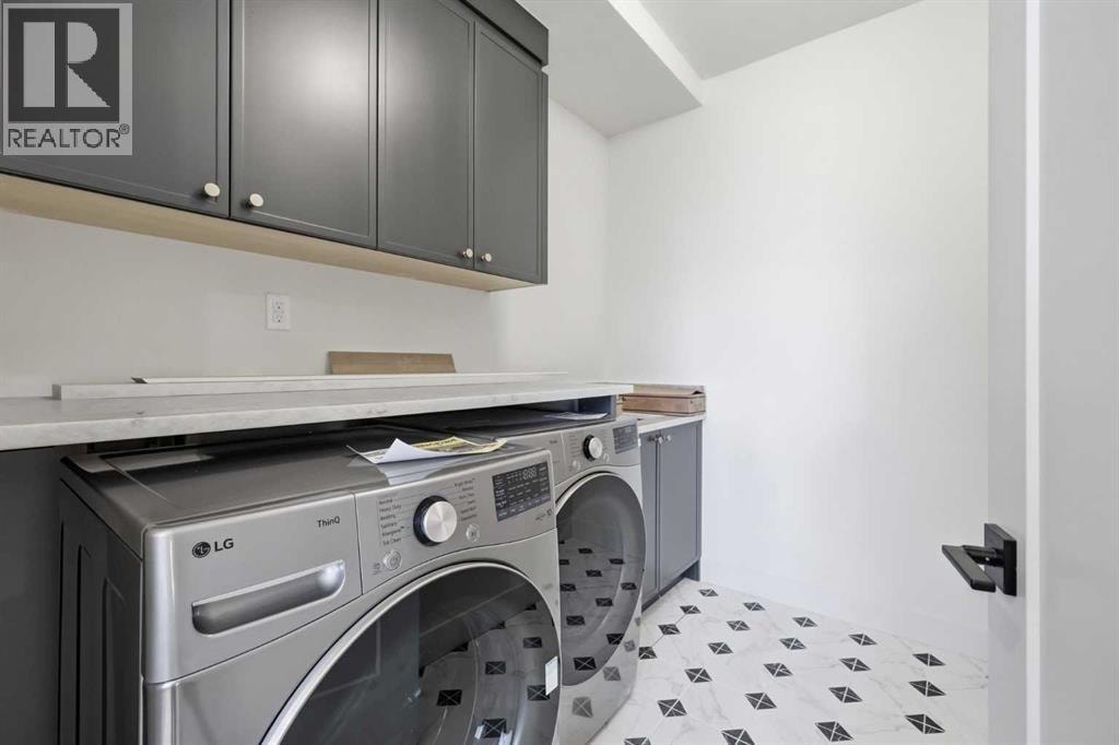 2131 29 Avenue SW — photo 31