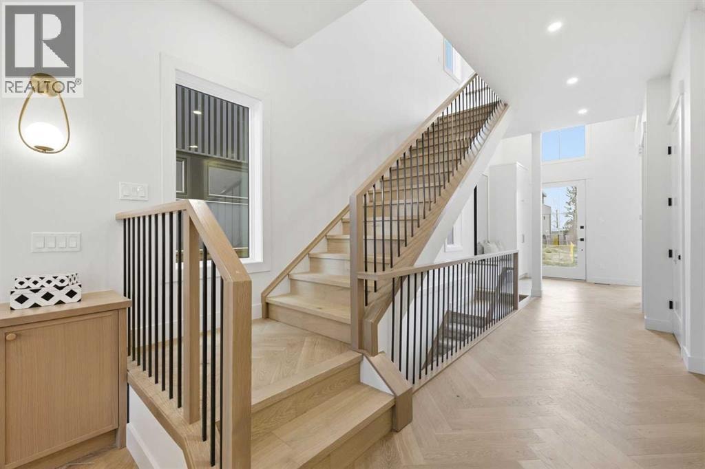 2131 29 Avenue SW — photo 22
