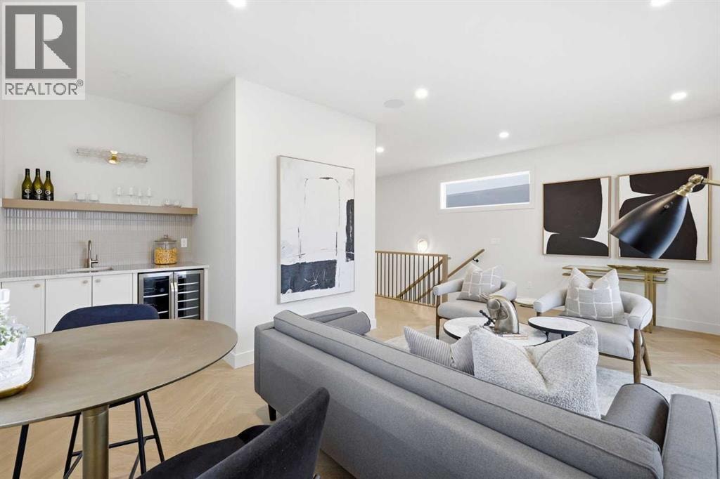 2131 29 Avenue SW — photo 34