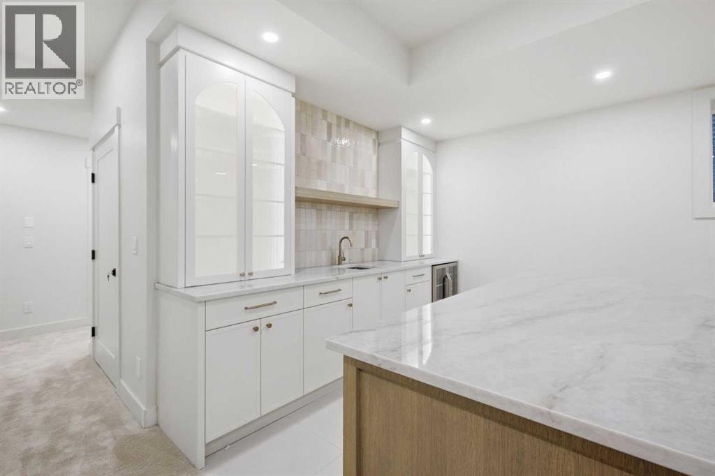 2131 29 Avenue SW — photo 44