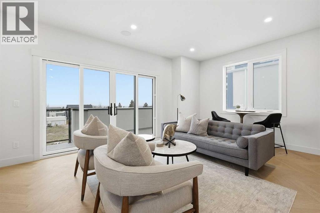 2131 29 Avenue SW — photo 33